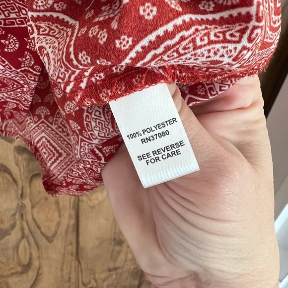 Cato Top Detailed Shoulder - Picture 4 of 4